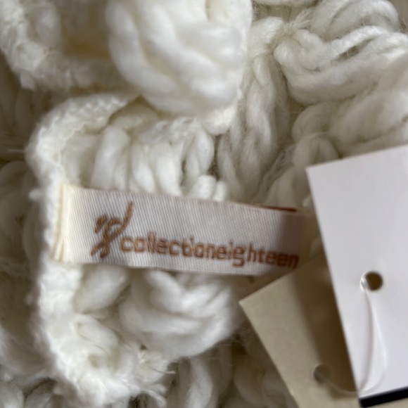 Collection18 Infinity Scarf - Picture 4 of 7